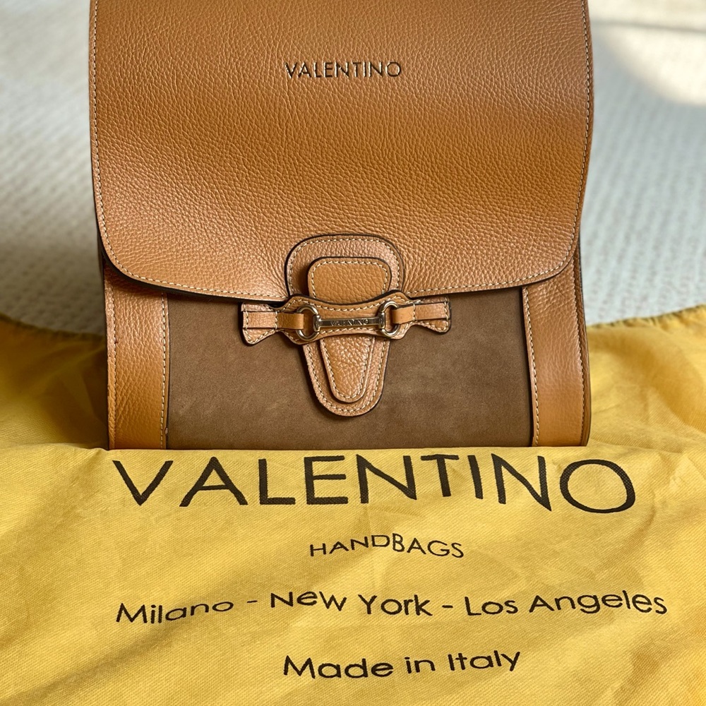 A beautiful Valentino tote in caramel brown color